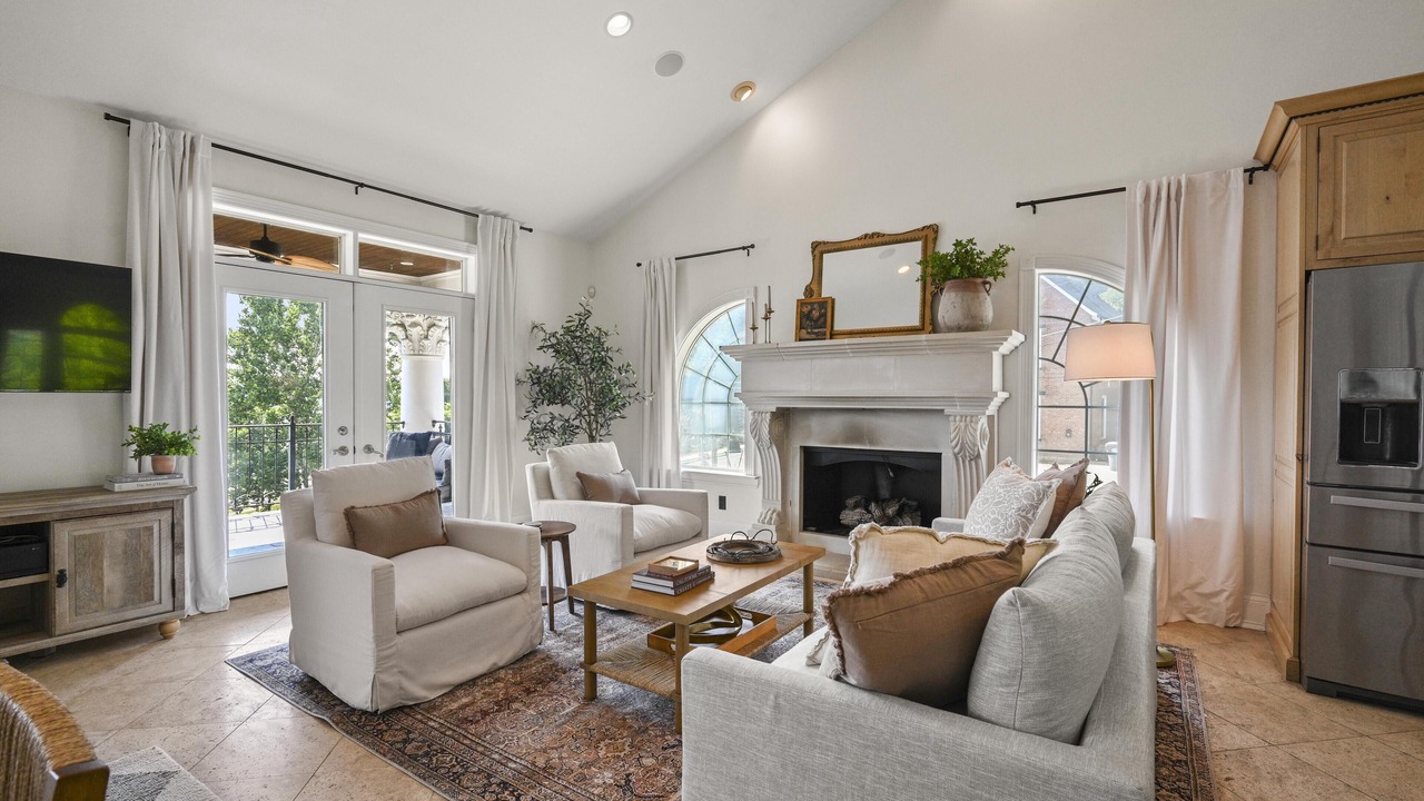 Photo of Livingroom in Aurora