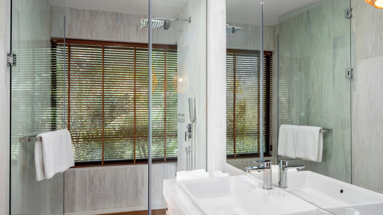 Photo of Bathroom in Laem Set