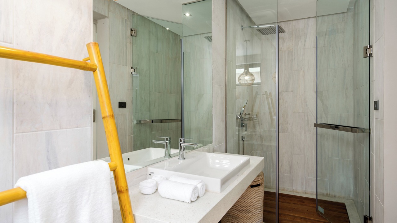 Photo of Bathroom in Laem Set