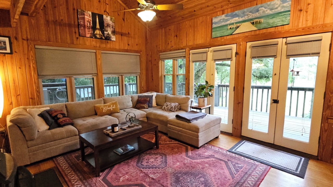 Photo of Livingroom in Tallahassee