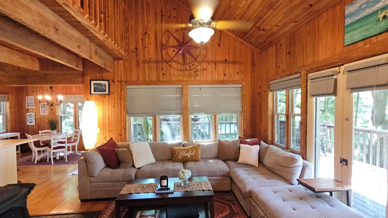 Photo of Livingroom in Tallahassee