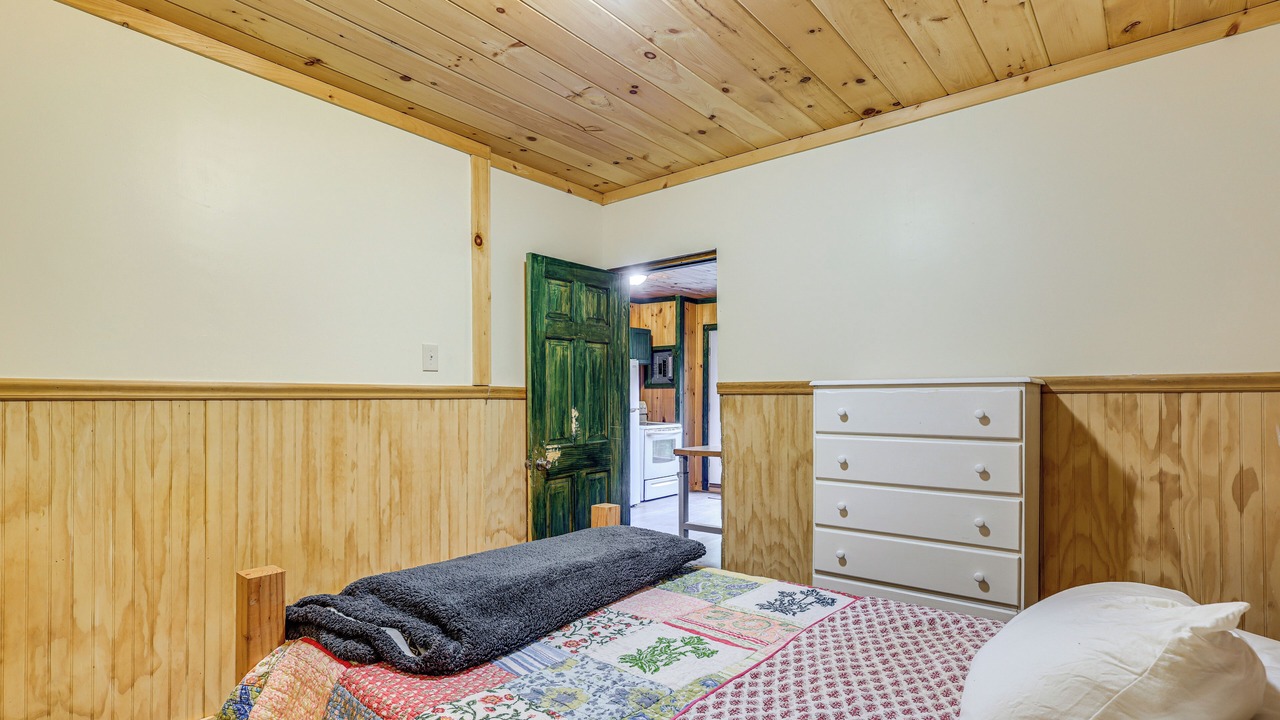 Photo of Bedroom in North River