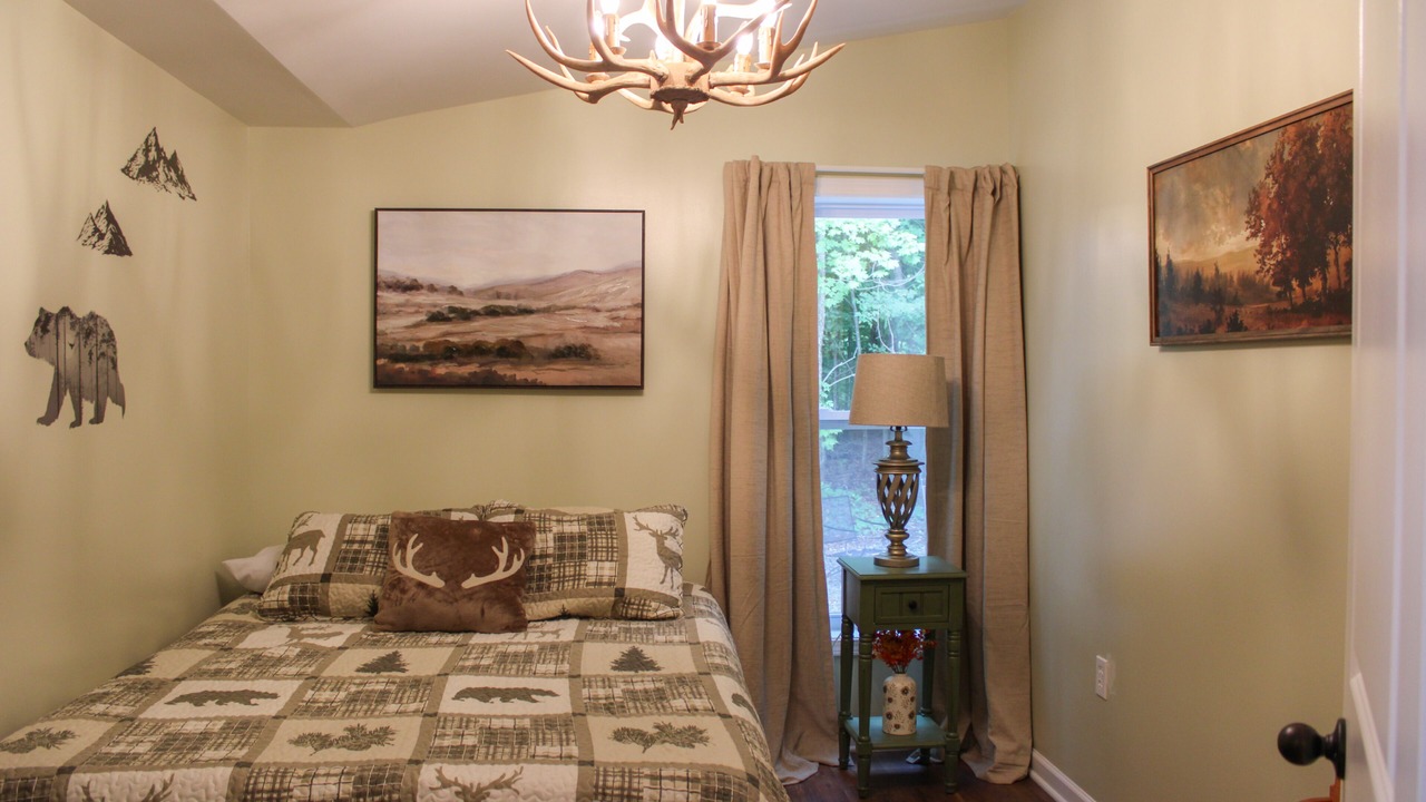 Photo of Bedroom in Silver Creek