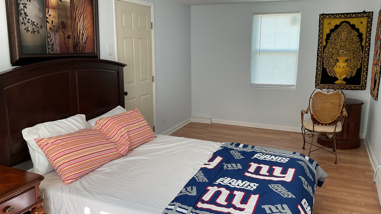 Photo of Bedroom in Holbrook