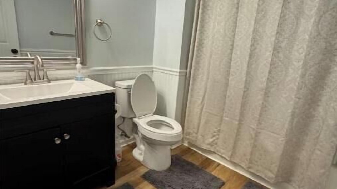 Photo of Bathroom in Central Newport News