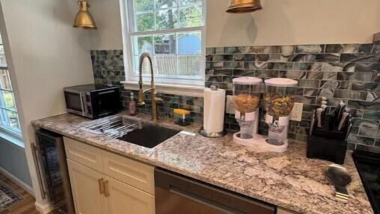 Photo of Kitchen in Central Newport News
