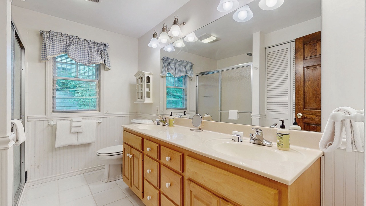 Photo of Bathroom in Keuka Park