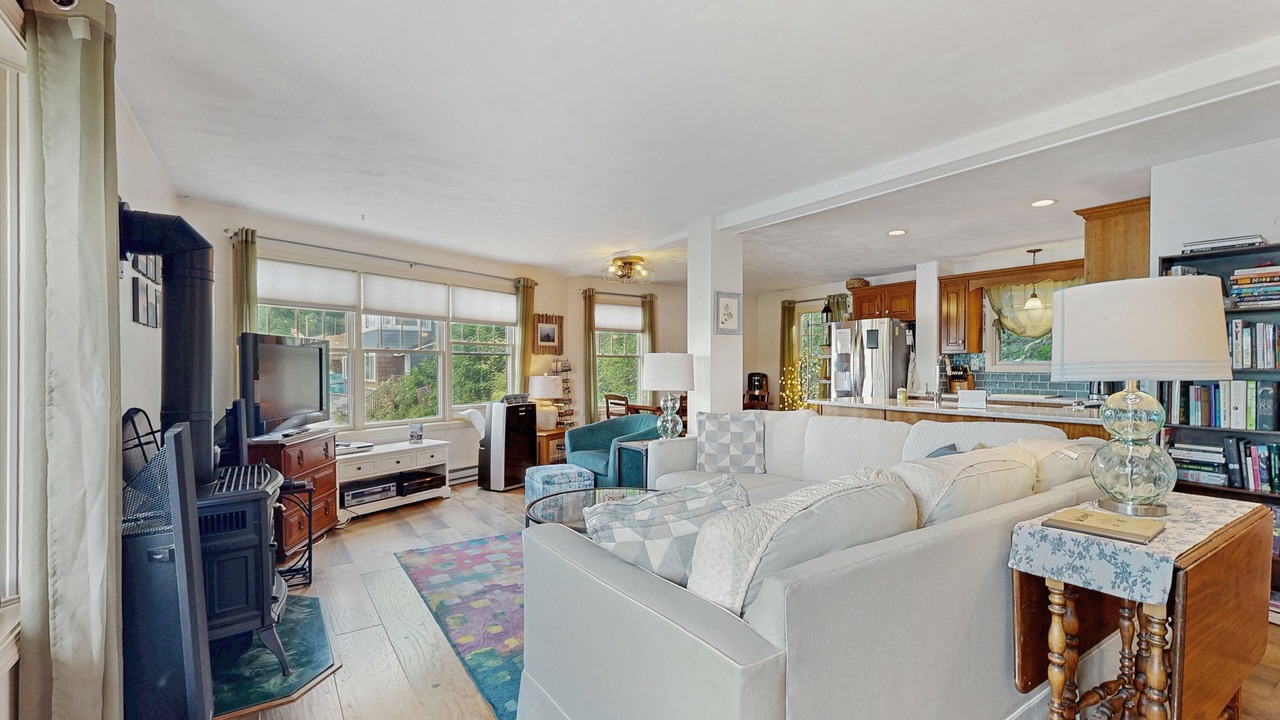 Photo of Livingroom in Keuka Park