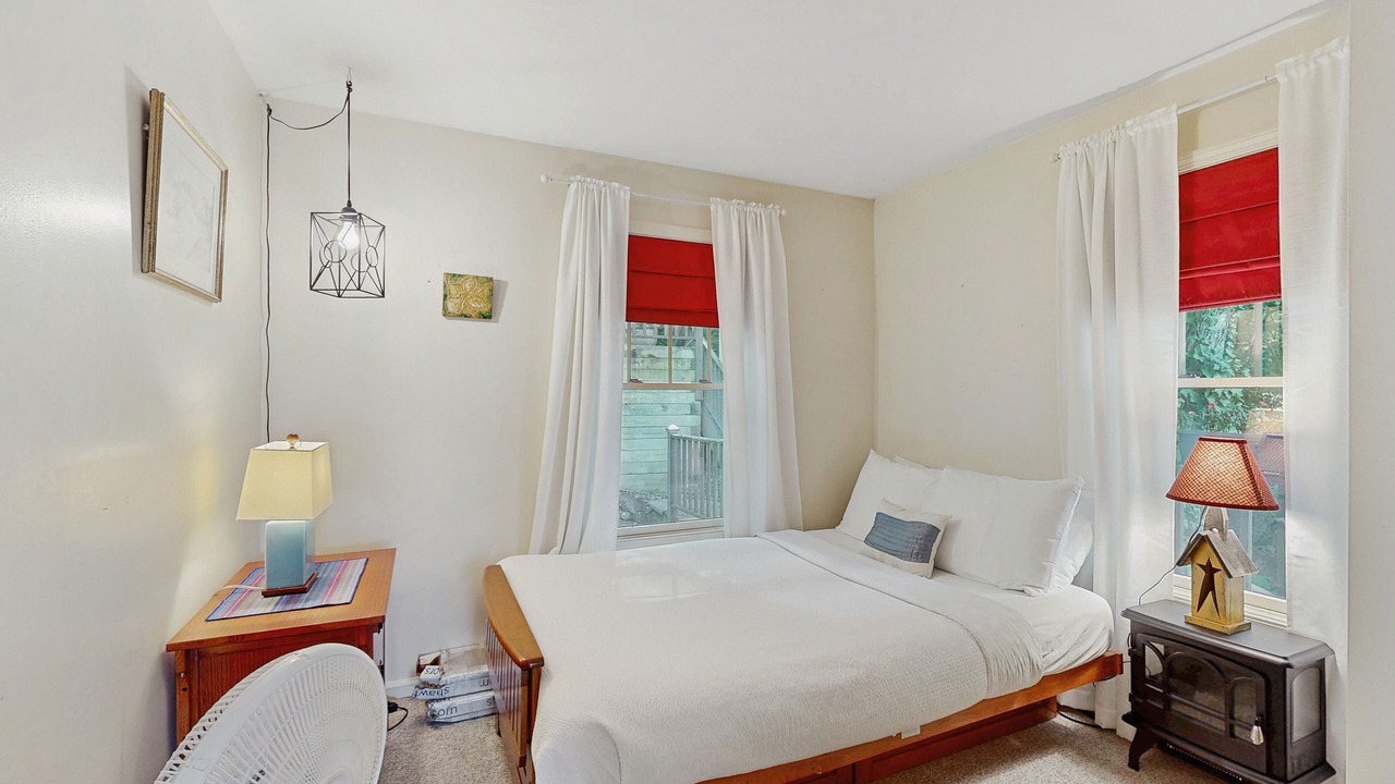 Photo of Bedroom in Keuka Park