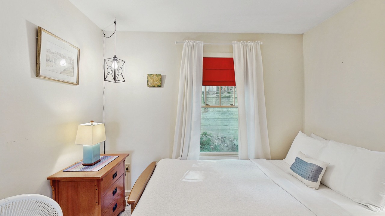 Photo of Bedroom in Keuka Park