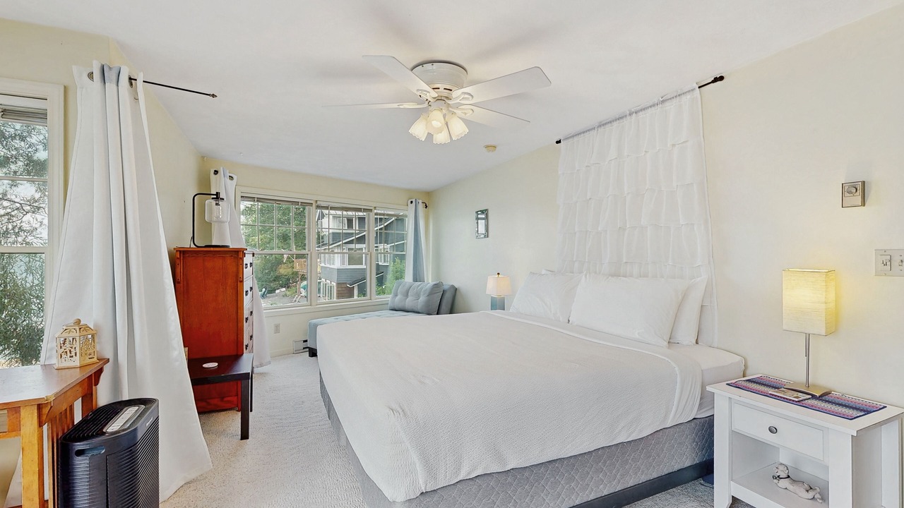 Photo of Bedroom in Keuka Park