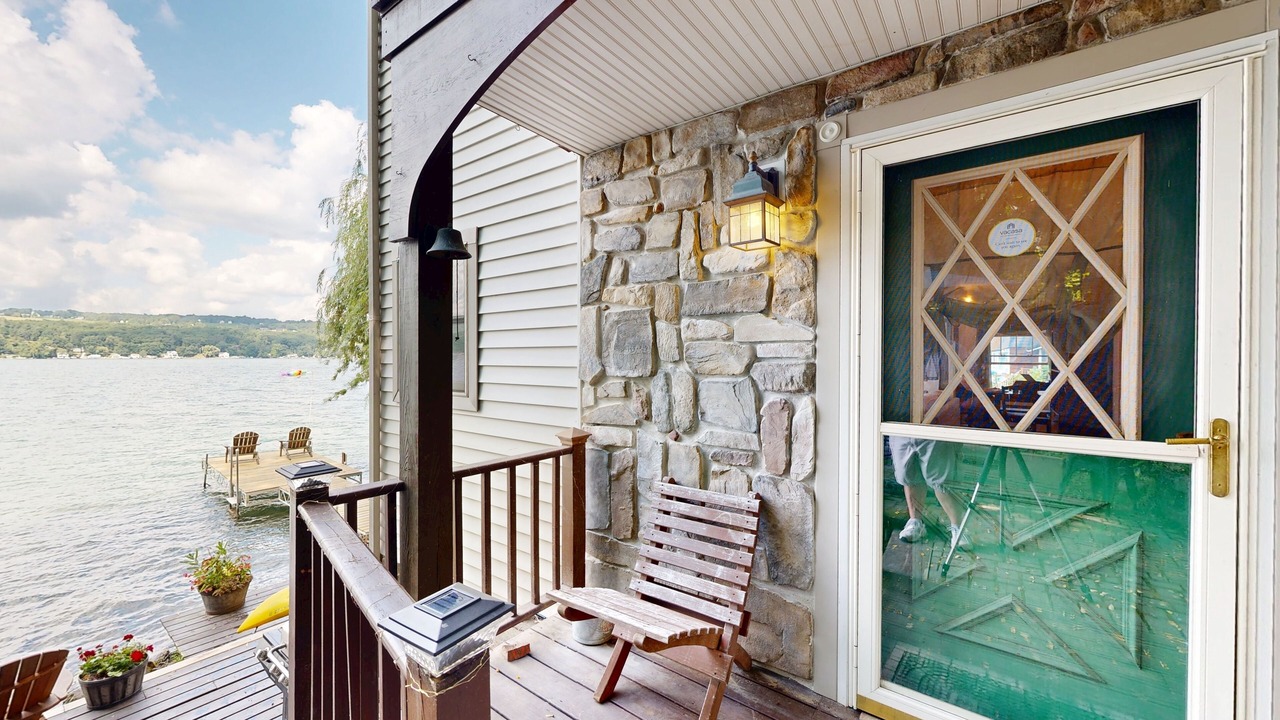 Photo of Patio Balcony in Keuka Park