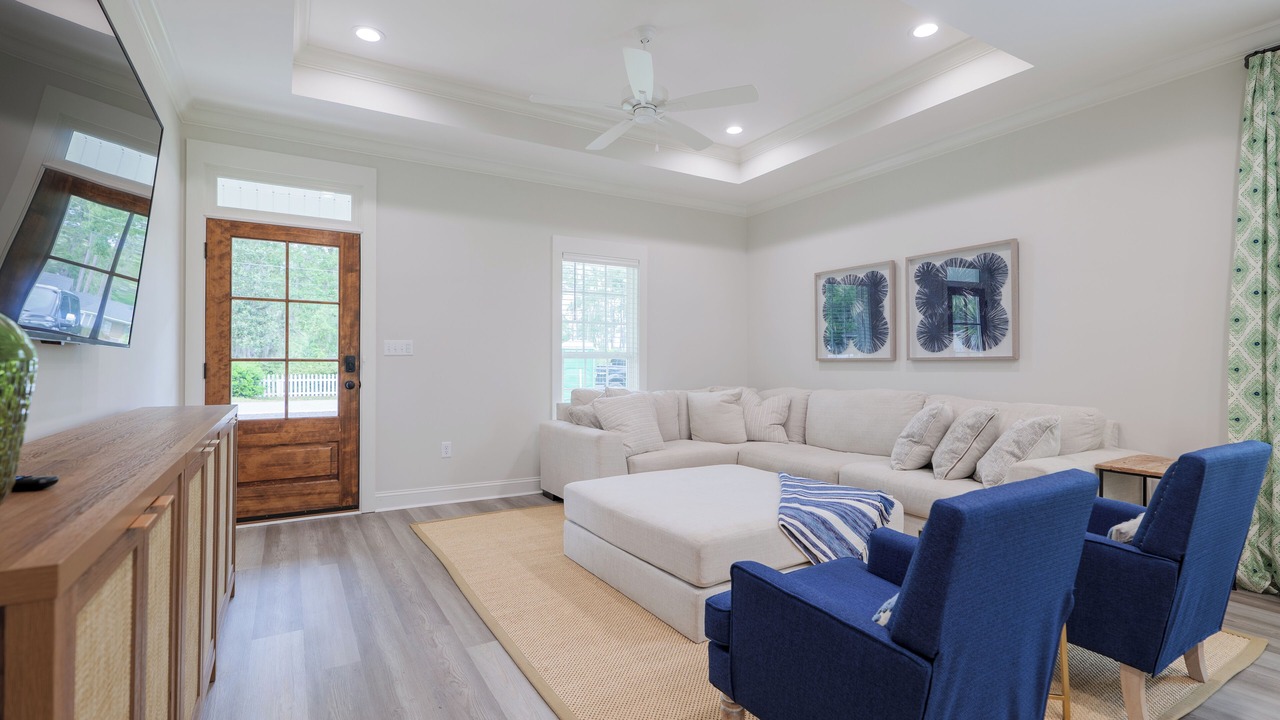 Photo of Livingroom in Lake Park