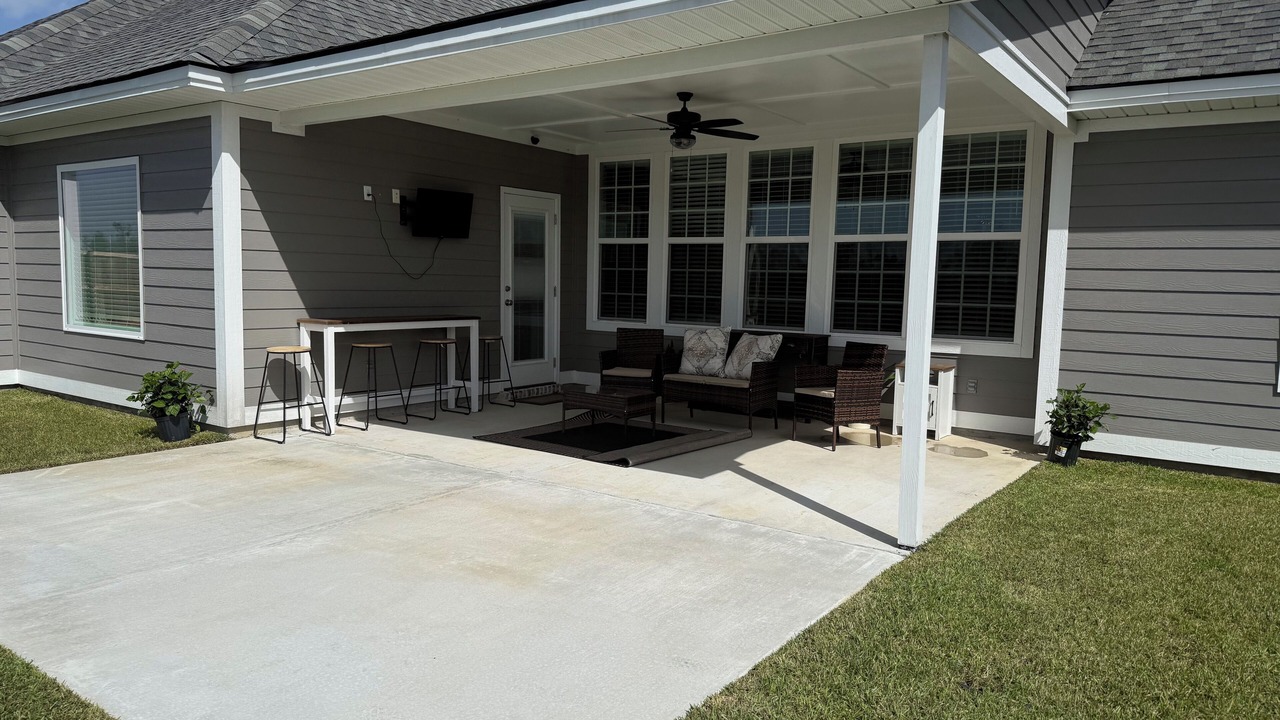Photo of Patio Balcony in Lake Park