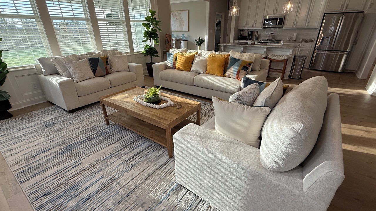 Photo of Livingroom in Lake Park