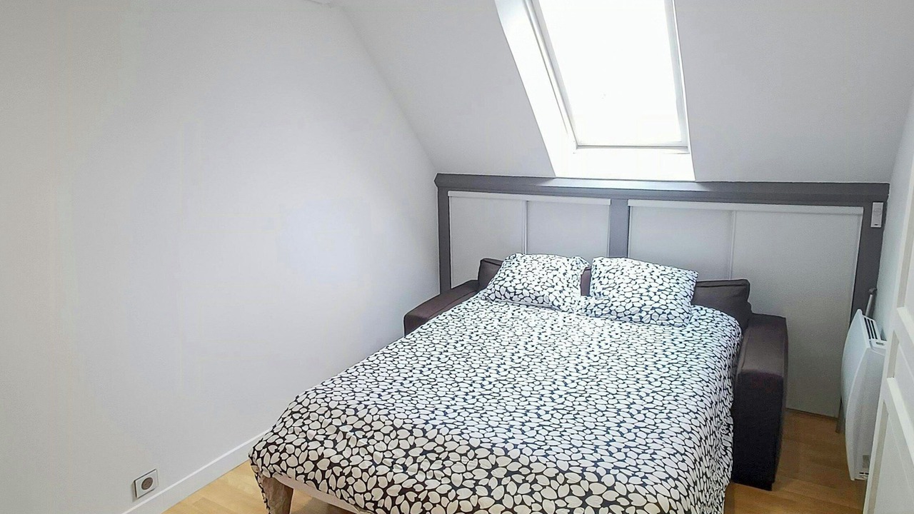 Photo of Bedroom in Courteuil