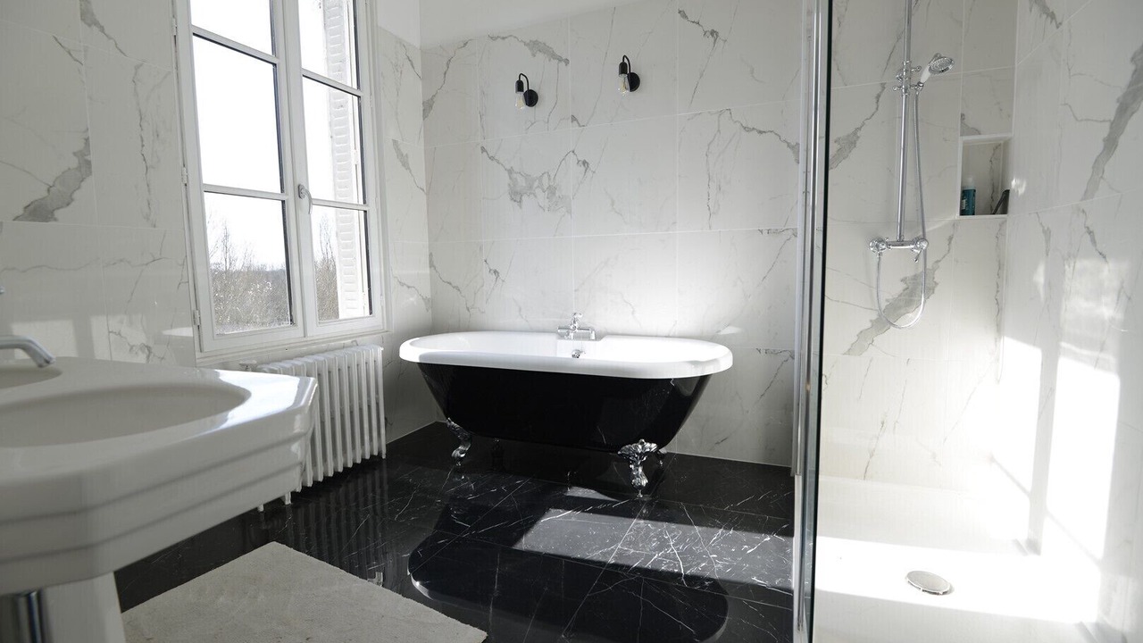 Photo of Bathroom in La Chapelle-Saint-Mesmin