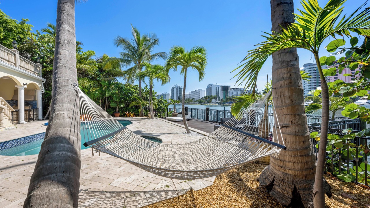 Photo of Outdoor in North Bay Village