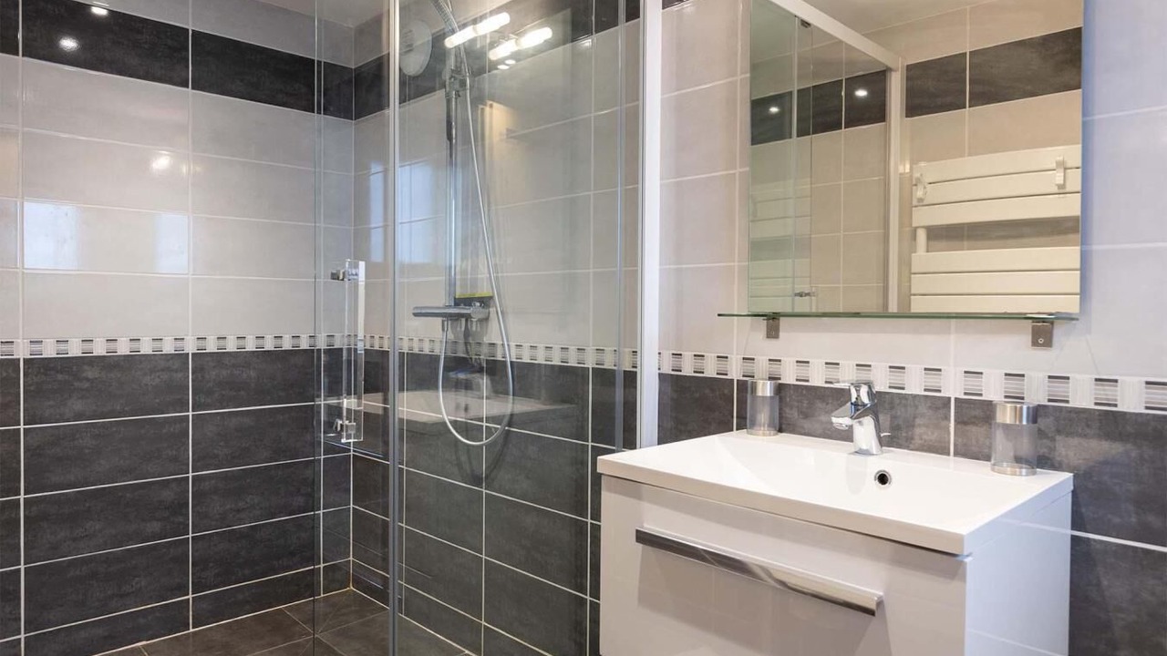 Photo of Bathroom in Nancroit