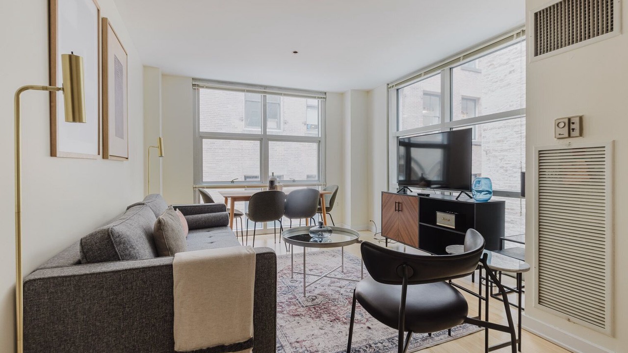 Photo of Livingroom in Theatre District
