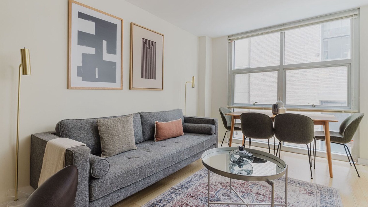 Photo of Livingroom in Theatre District