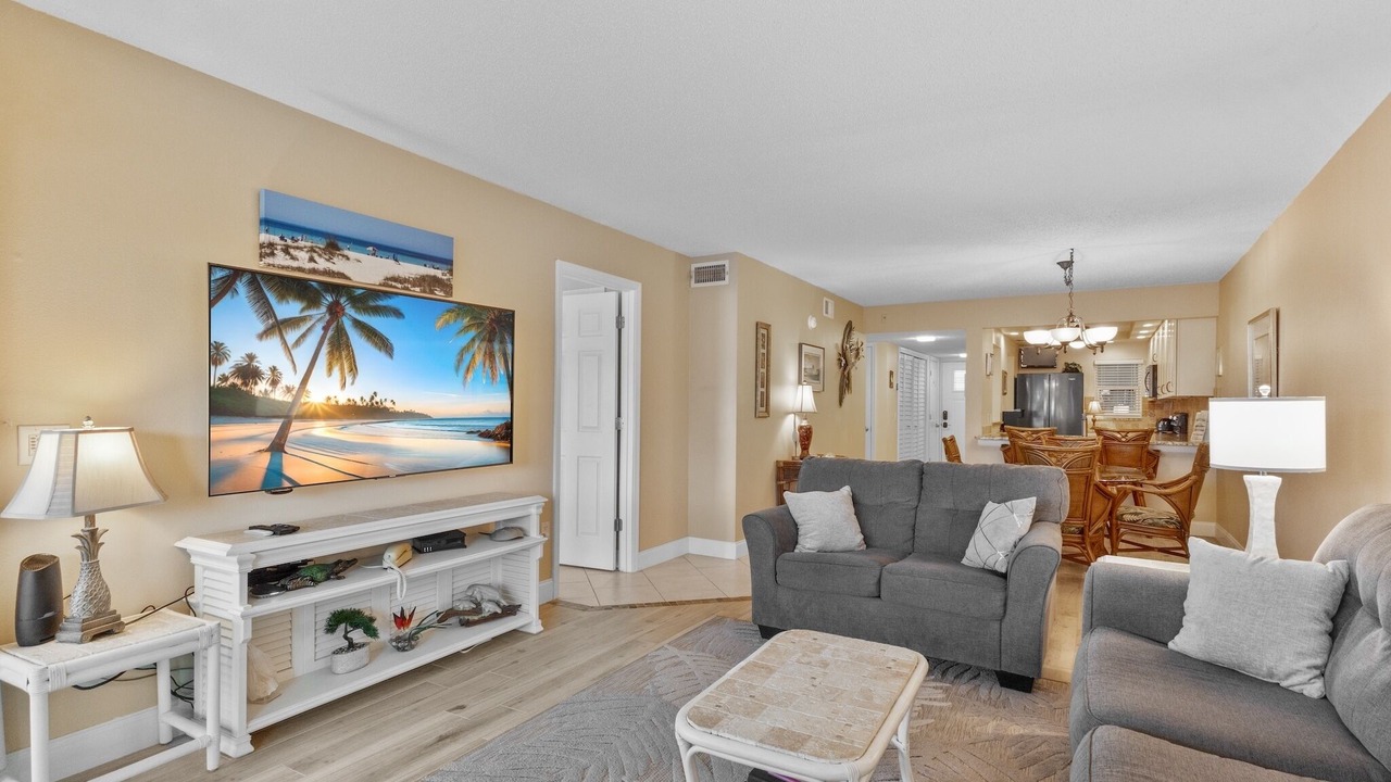 Photo of Livingroom in Holmes Beach
