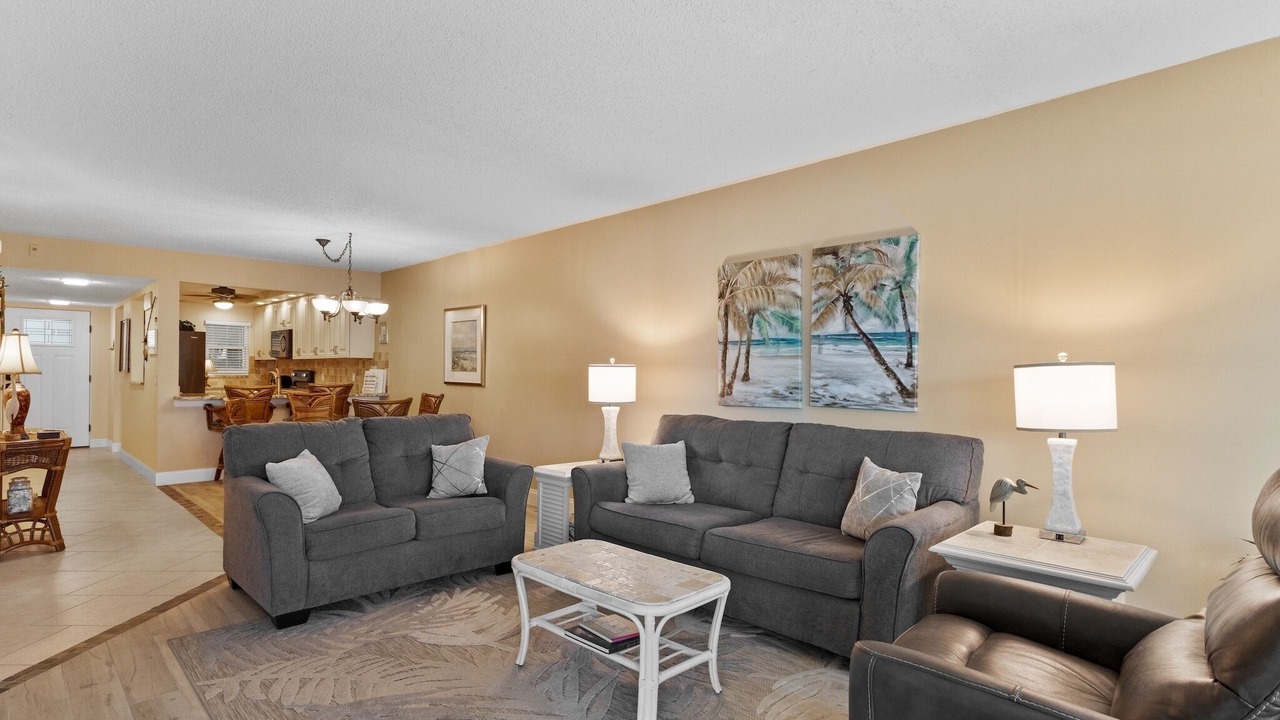 Photo of Livingroom in Holmes Beach