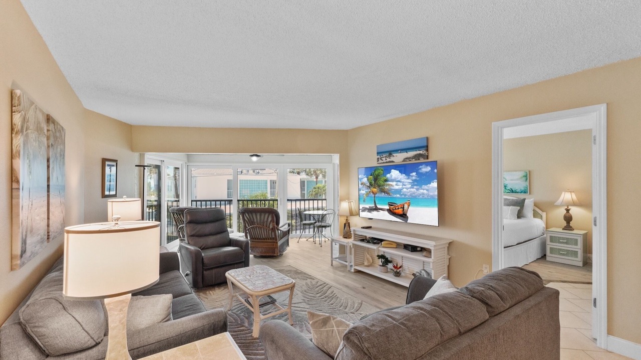 Photo of Livingroom in Holmes Beach
