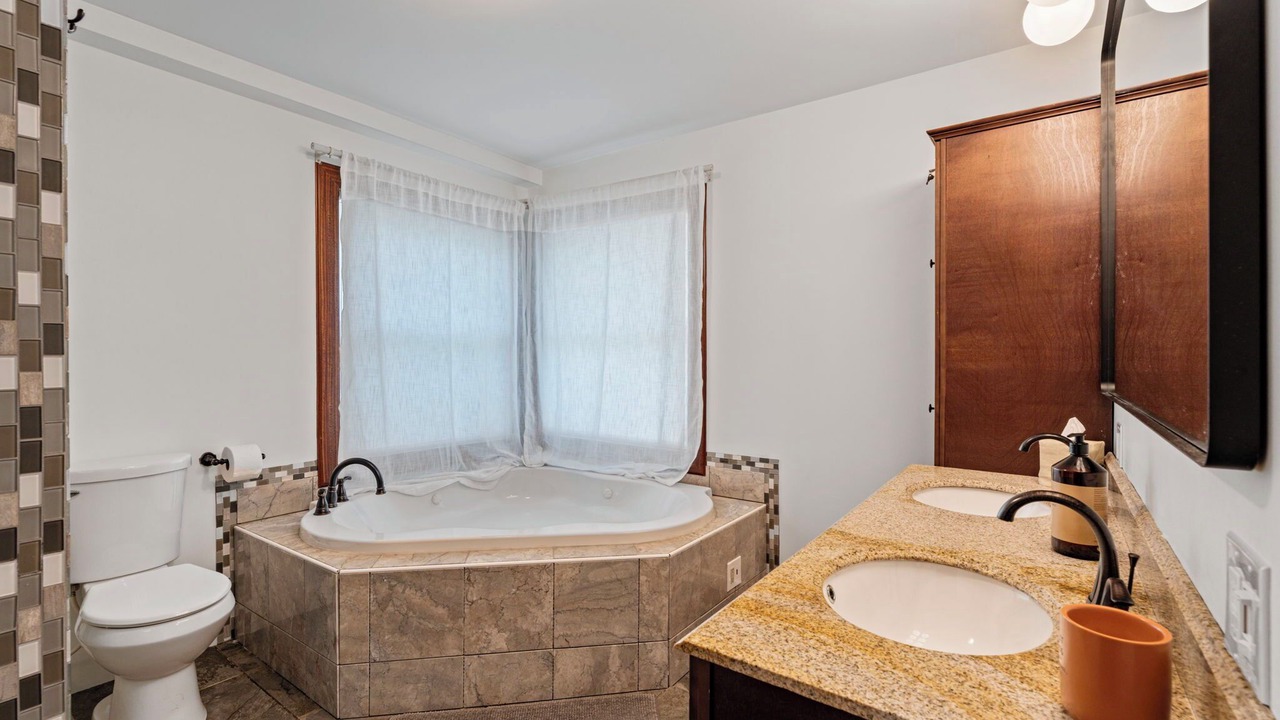 Photo of Bathroom in Valois