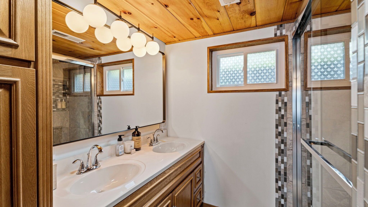 Photo of Bathroom in Valois