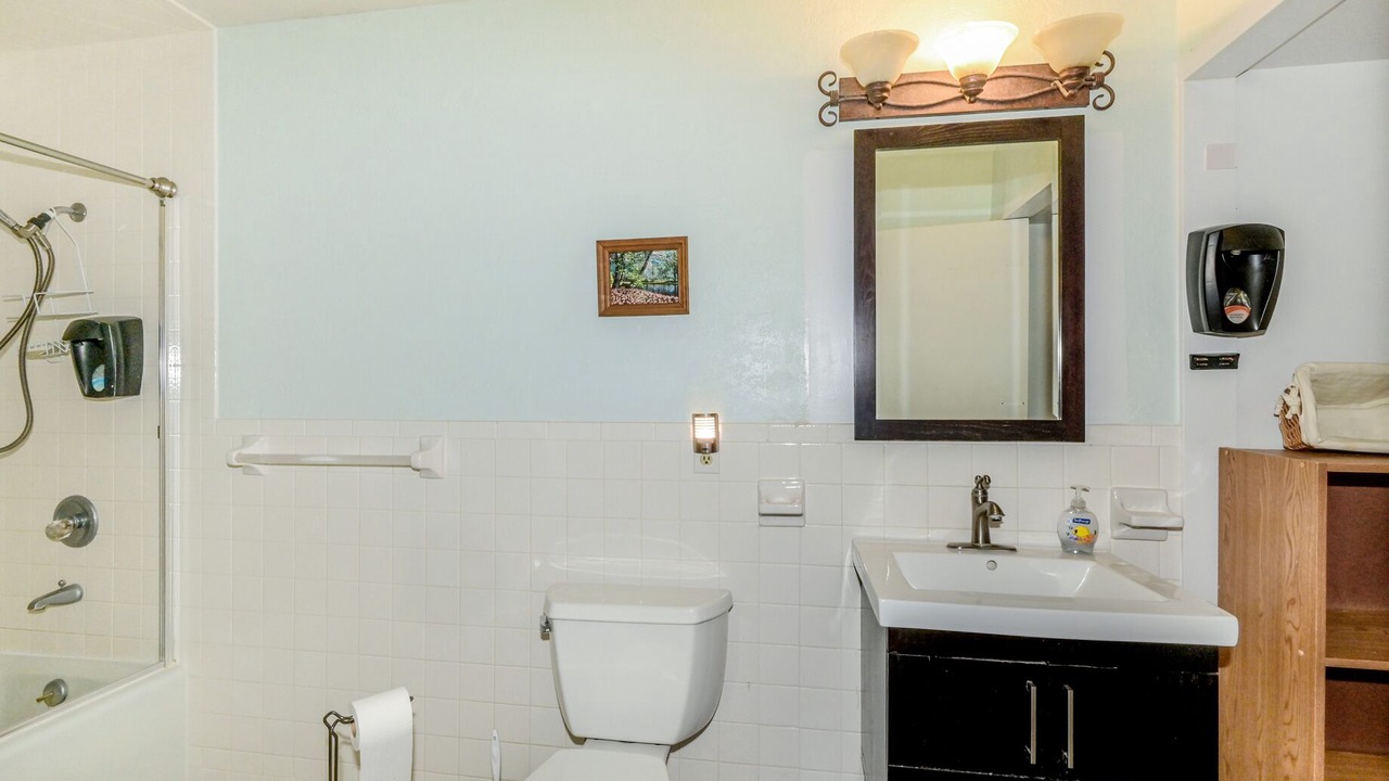 Photo of Bathroom in Dunnellon