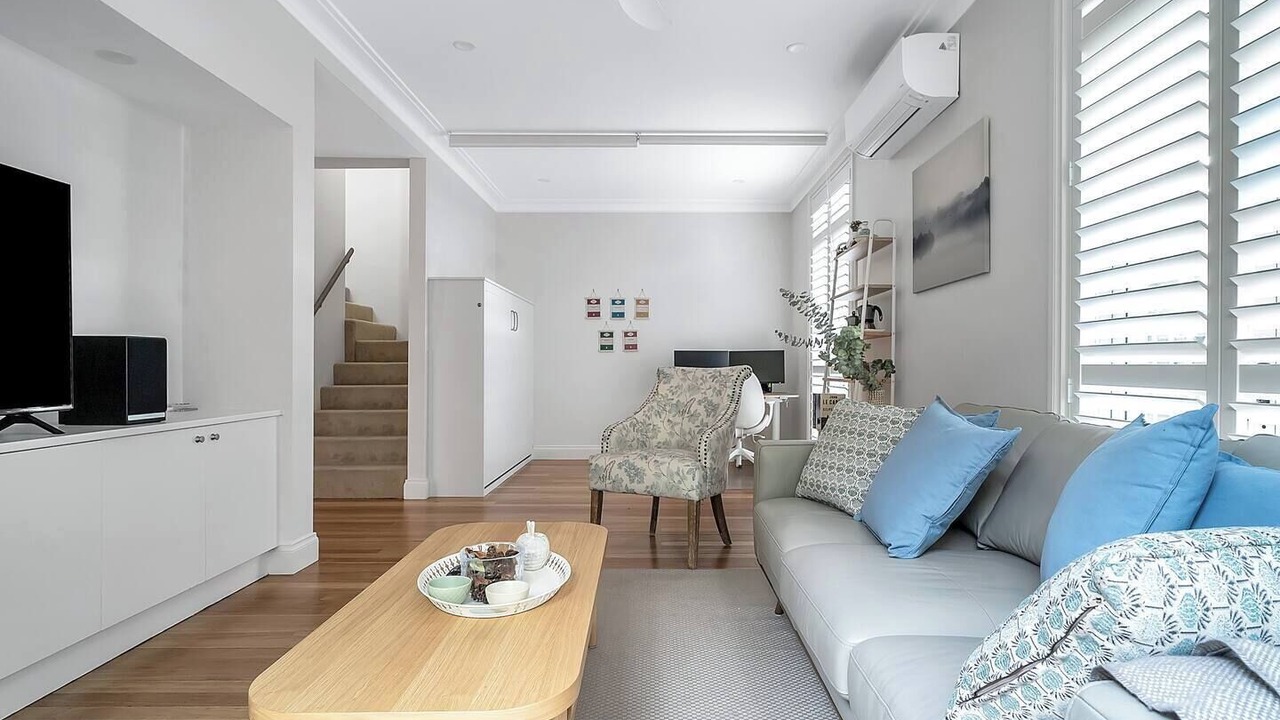Photo of Livingroom in Newtown
