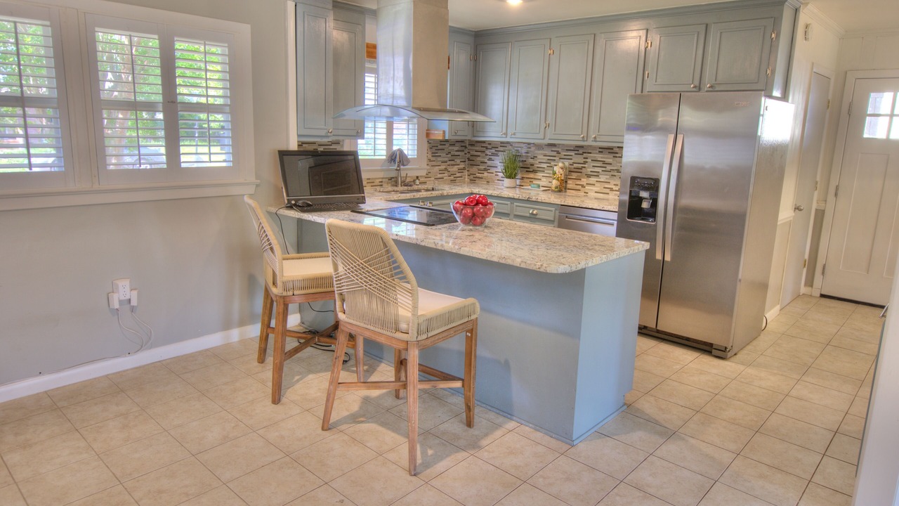 Photo of Kitchen in Coliseum Central