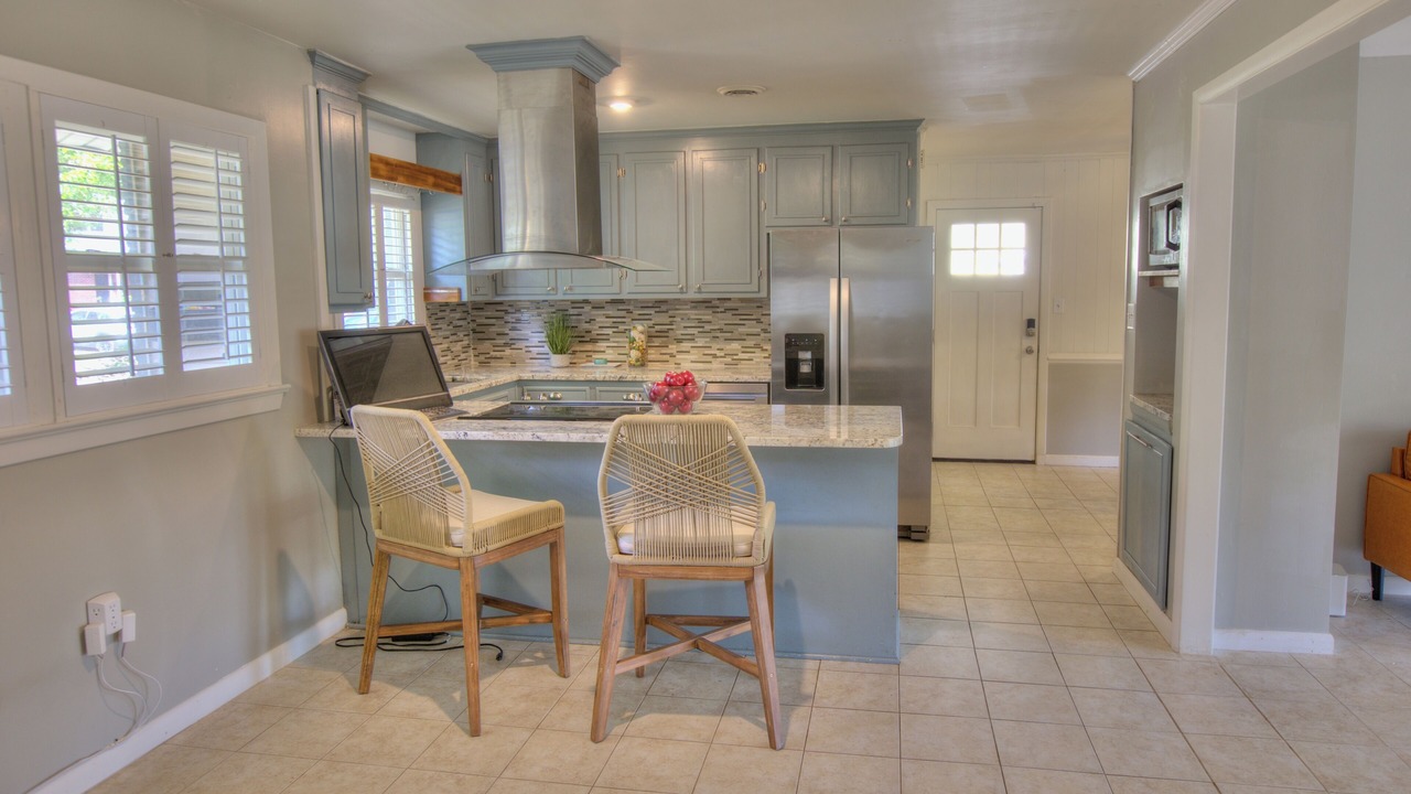 Photo of Kitchen in Coliseum Central
