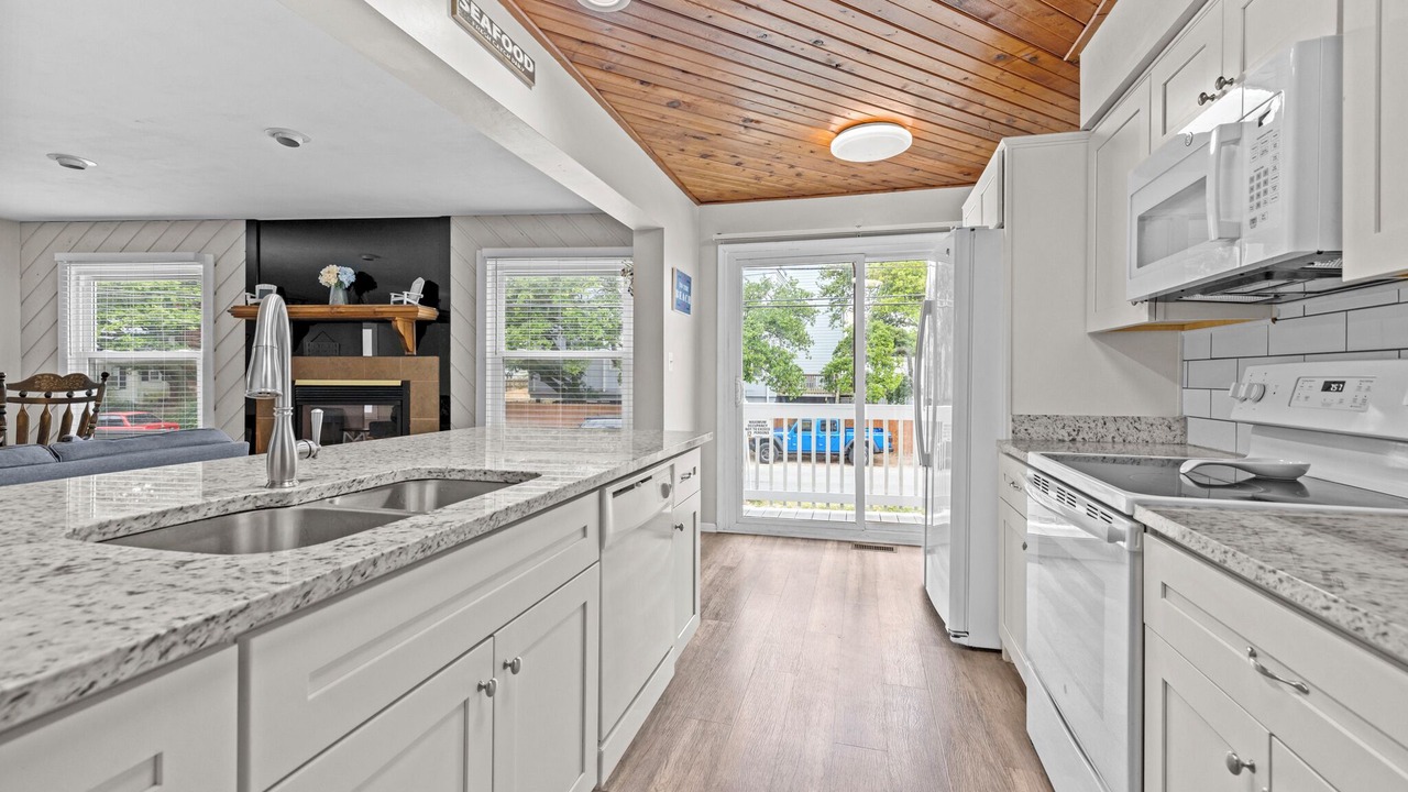 Photo of Kitchen in Chic's Beach