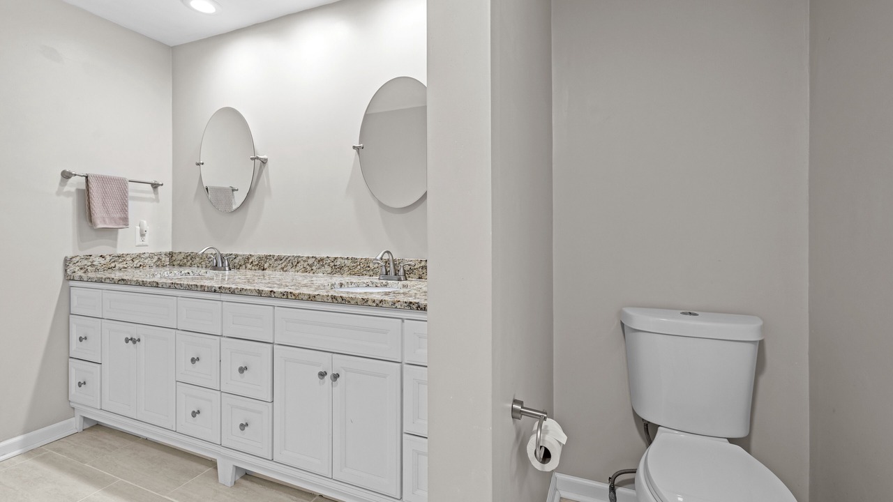 Photo of Bathroom in Chic's Beach