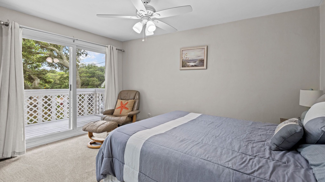 Photo of Bedroom in Chic's Beach