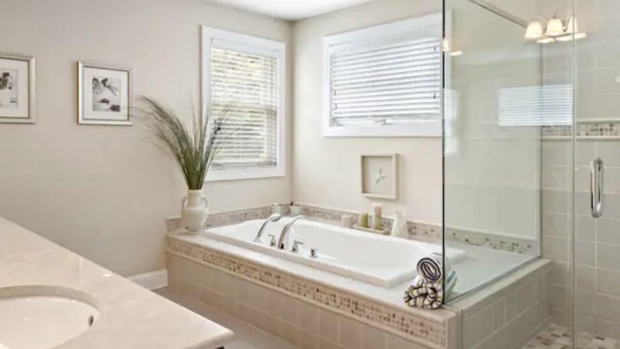 Photo of Bathroom in Shinnecock Hills