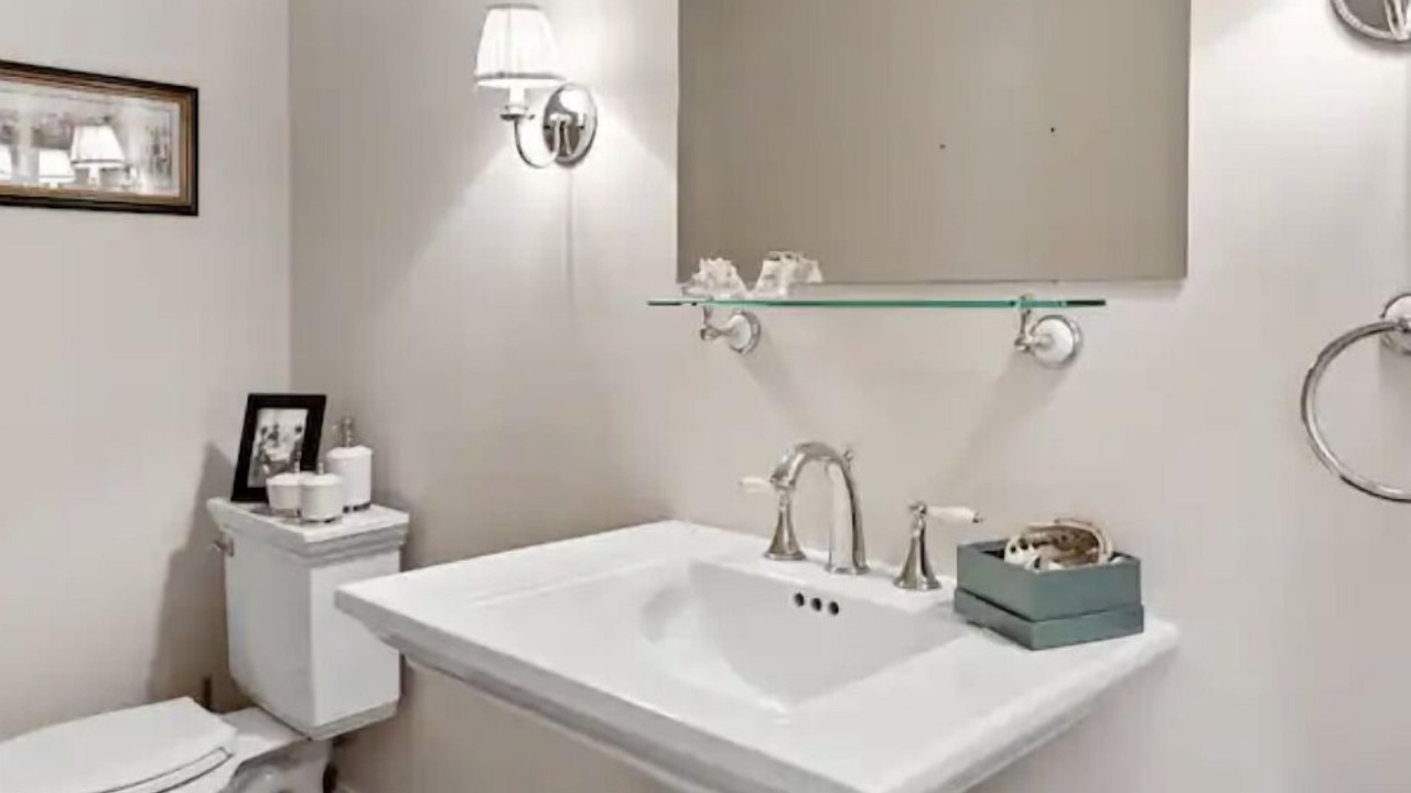 Photo of Bathroom in Shinnecock Hills
