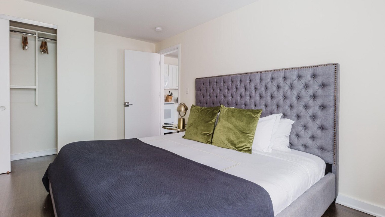 Photo of Bedroom in Theatre District