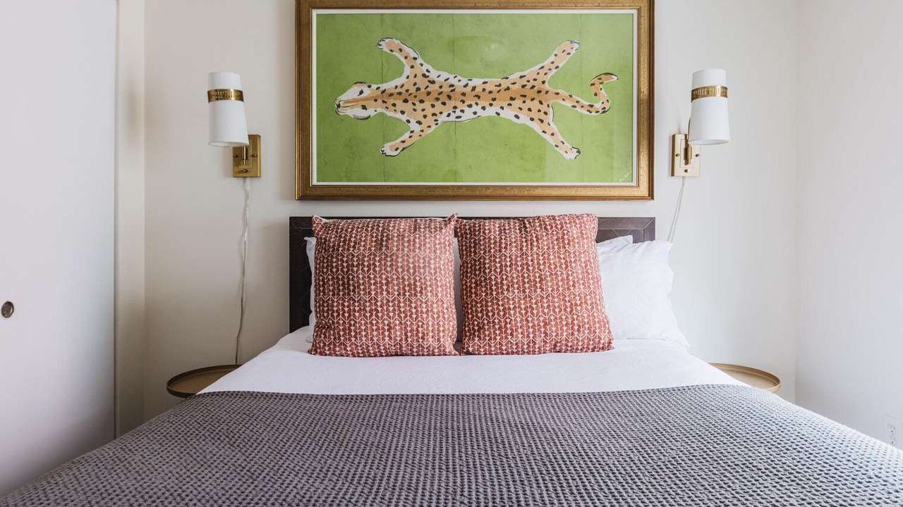 Photo of Bedroom in Theatre District