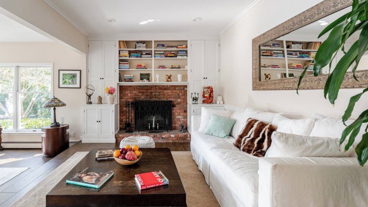 Photo of Livingroom in Centerport