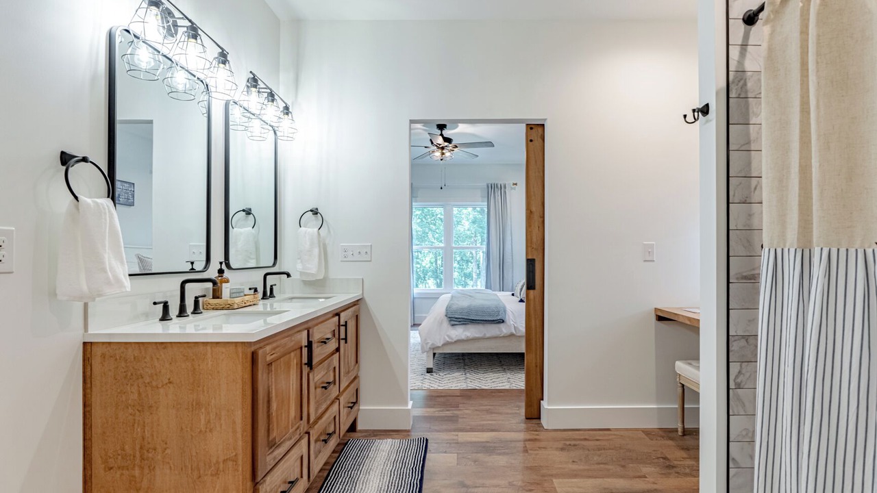 Photo of Bedroom in Falls of Rough