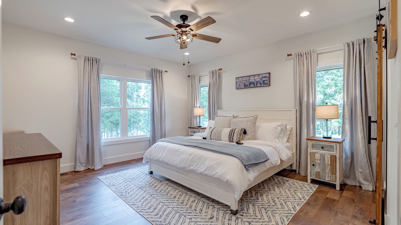 Photo of Bedroom in Falls of Rough