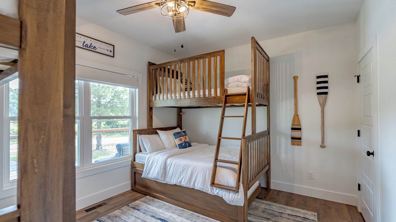 Photo of Bedroom in Falls of Rough