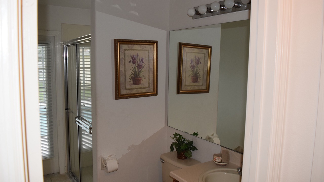 Photo of Bathroom in Orange Tree