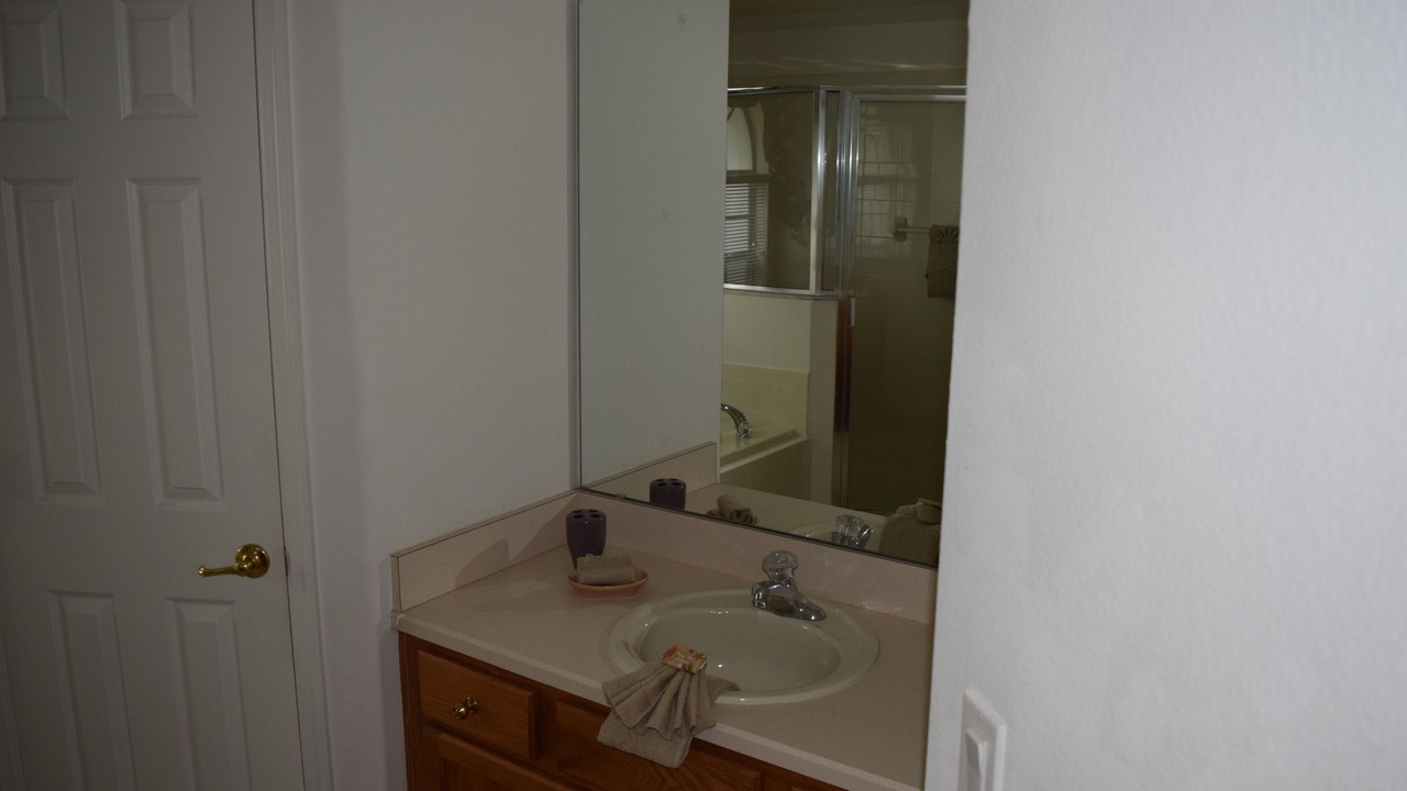Photo of Bathroom in Orange Tree