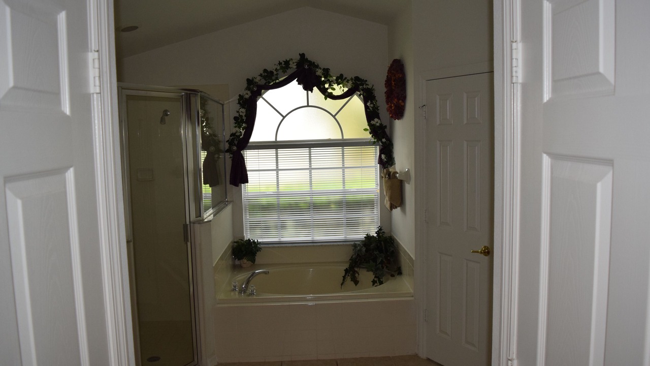 Photo of Bathroom in Orange Tree