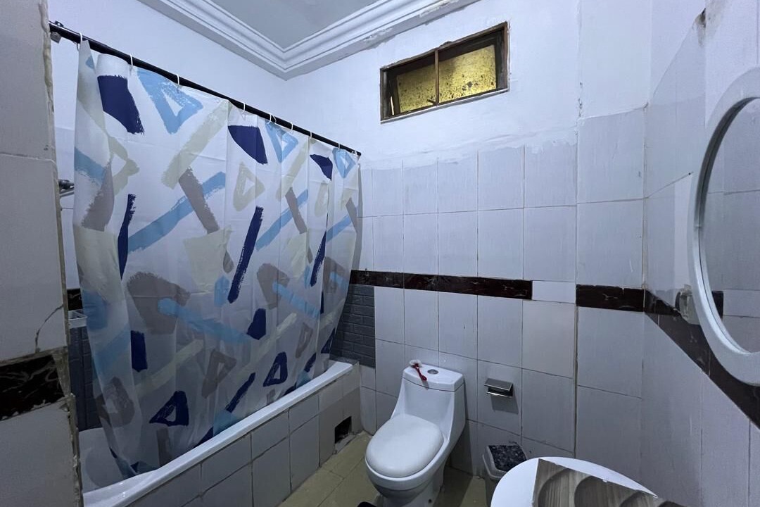 Photo of Bathroom in Lingwala