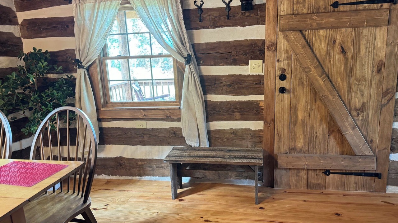Photo of Livingroom in Lexington
